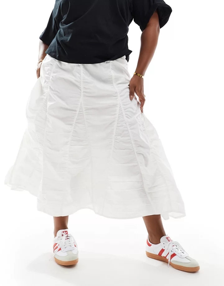Falda midi blanca escalonada y fruncida de algodón de COLLUSION Plus Blanco 0jzCvfvZ