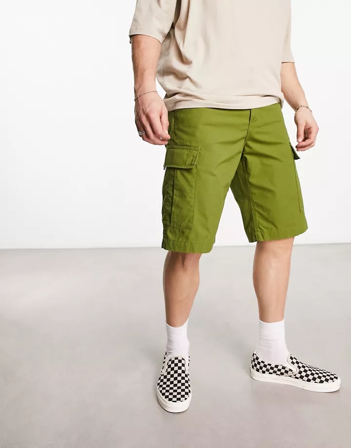 Pantalones cortos cargo verdes de corte estándar de Car
