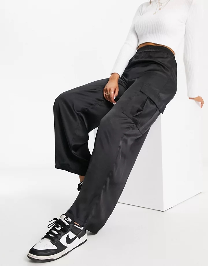 Pantalones cargo de satén en negro de New Look Negro 3m