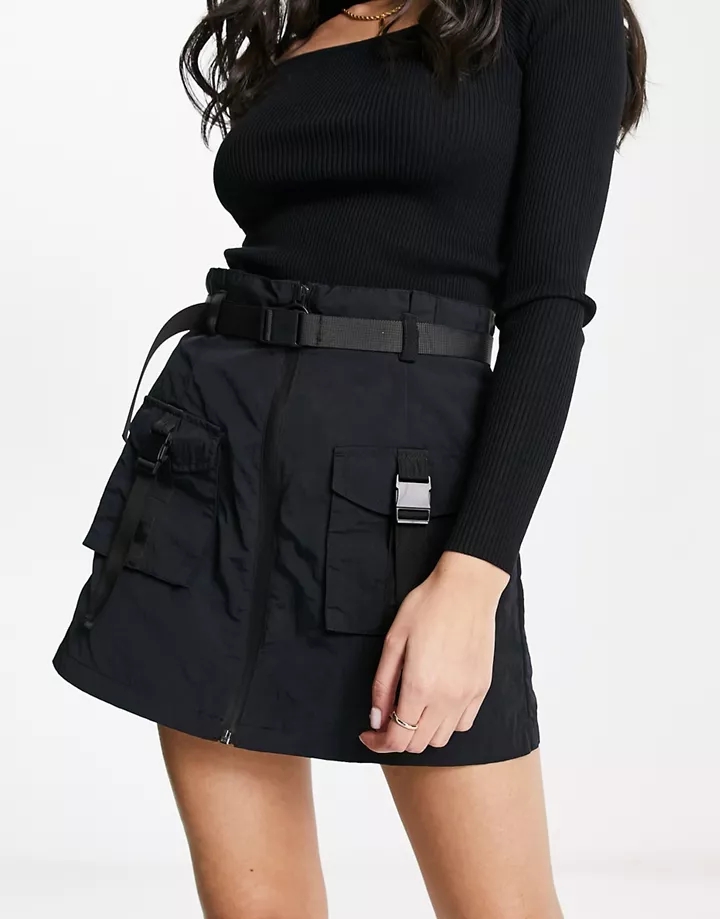 Minifalda negra con detalle de herrajes de DESIGN Black 4cvKvpB9