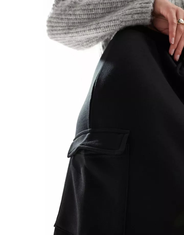 Falda de chándal midi negra de estilo cargo de punto de Pieces Tall Negro 5e63mDeG