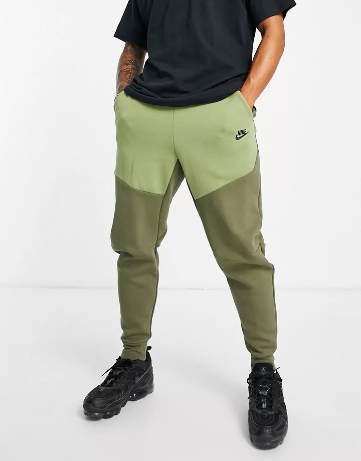 Joggers verde oliva medio de felpa Tech Fleece de Nike Caqui 6K55efrx