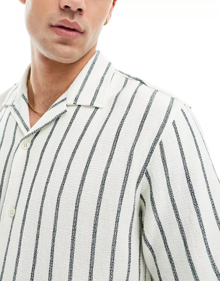 Camisa a rayas verdes extragrande con cuello de solapas de tejido texturizado de Selected Homme (parte de un conjunto) Eden 76Jffrct