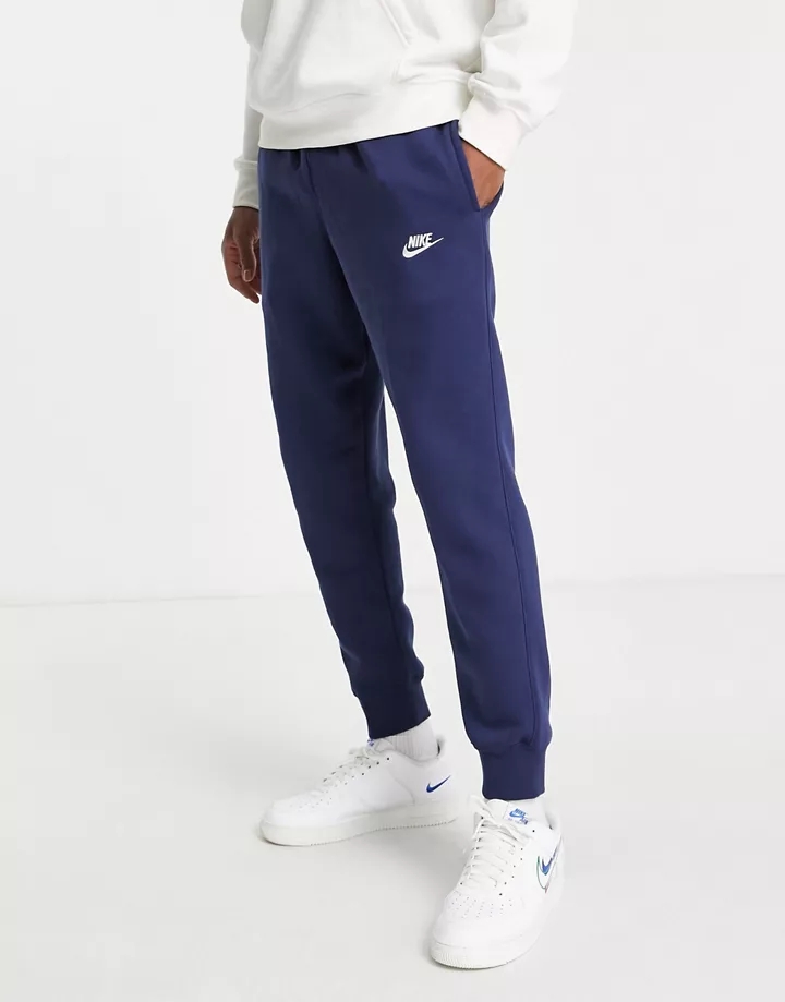 Joggers azul marino con bajos ajustados de Nike Club Azul marino 7BJ4JBnK