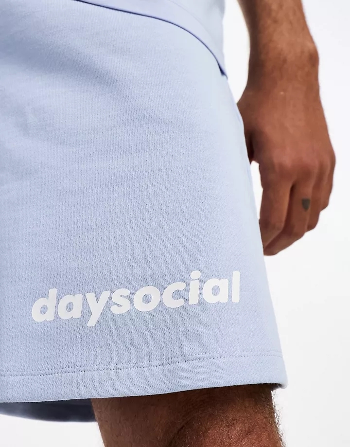 Pantalones cortos morados holgados con logo estampado de Daysocial (parte de un conjunto) Violeta 9BFrunnT