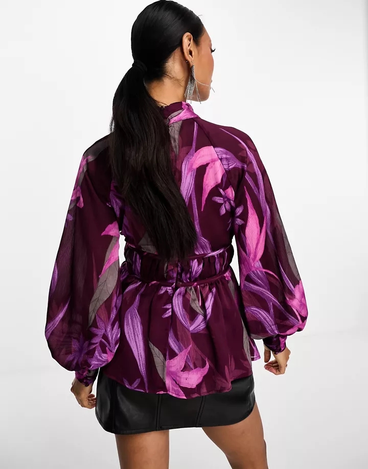 Blusa rosa luminoso y morada de manga larga con cuello alto, sobrefalda en el bajo y detalle de abertura de DESIGN Rosa/morado 9zCxHrYe