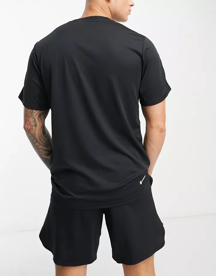 Camiseta negra con diseño de 3 rayas Essential de adidas Training Negro/blanco bbBpFV02